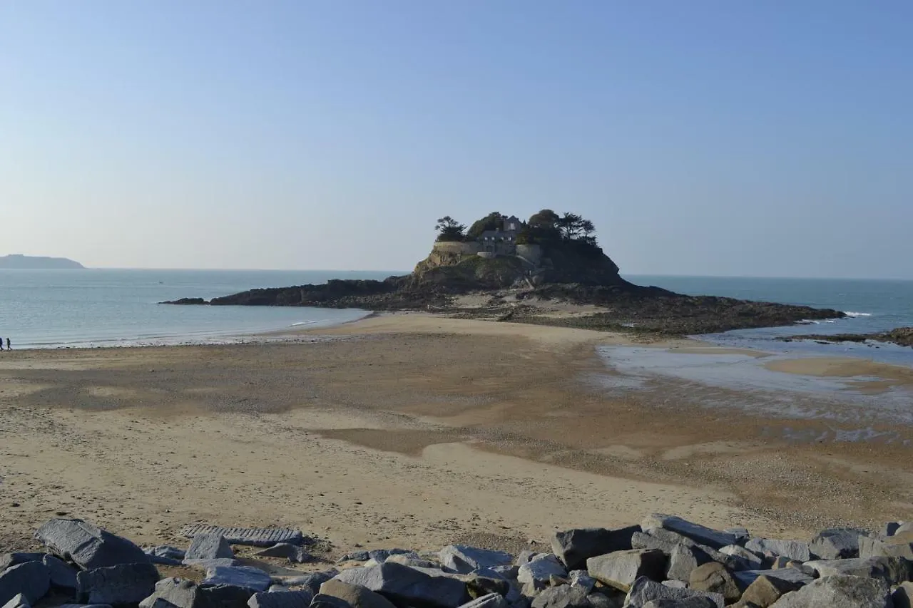 Vue Sur Mer Apartment Cancale France